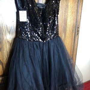 Short Homecomming/prom dress. Size 8